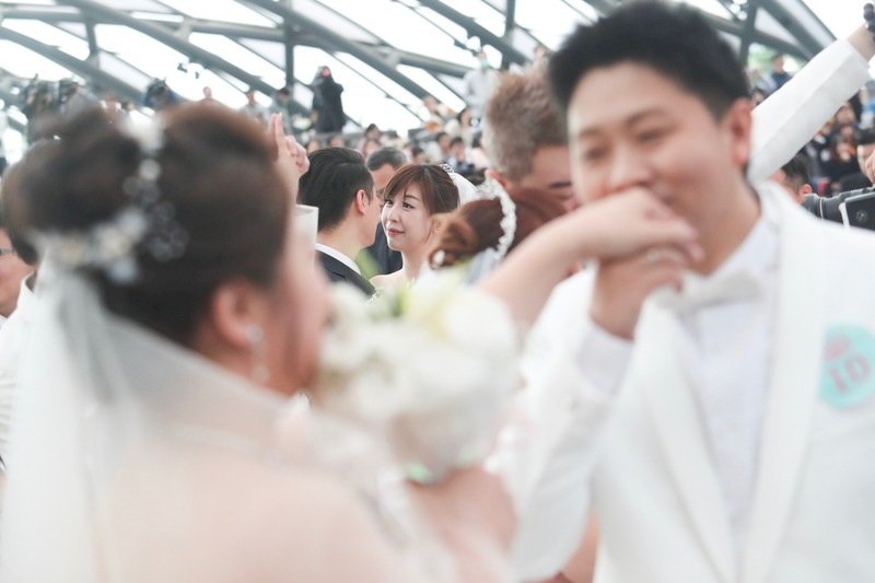 8月人口が増加も、結婚者数が今年の最低に
