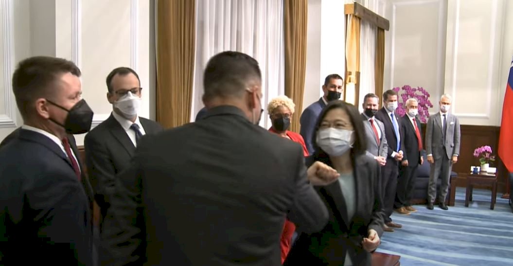 米議員訪問団と会見、蔡・総統：台米貿易イニシアチブとADTAへの支持呼びかけ