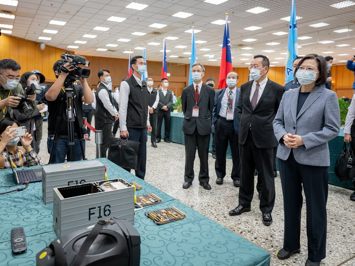 蔡・総統、F-16型メンテナンス成果発表会に出席