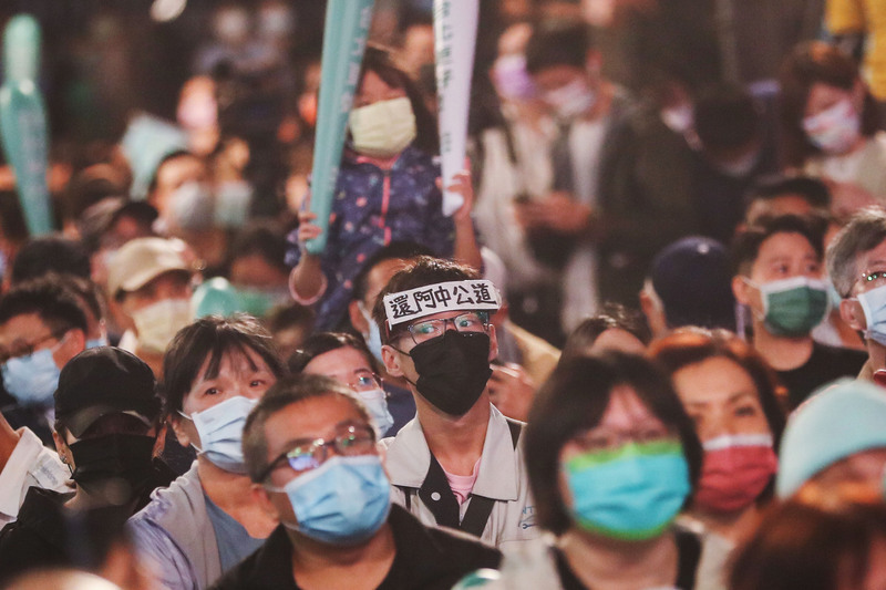 県・市長選で民進党が5席のみ、結党以来の最低に