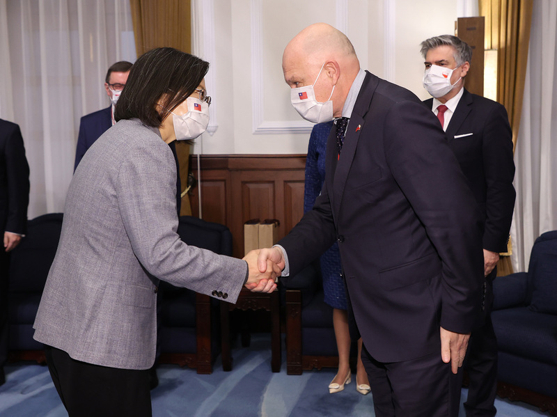 ポーランド国会議員団と会談、蔡・総統がウクライナの戦後再建に協力の意向
