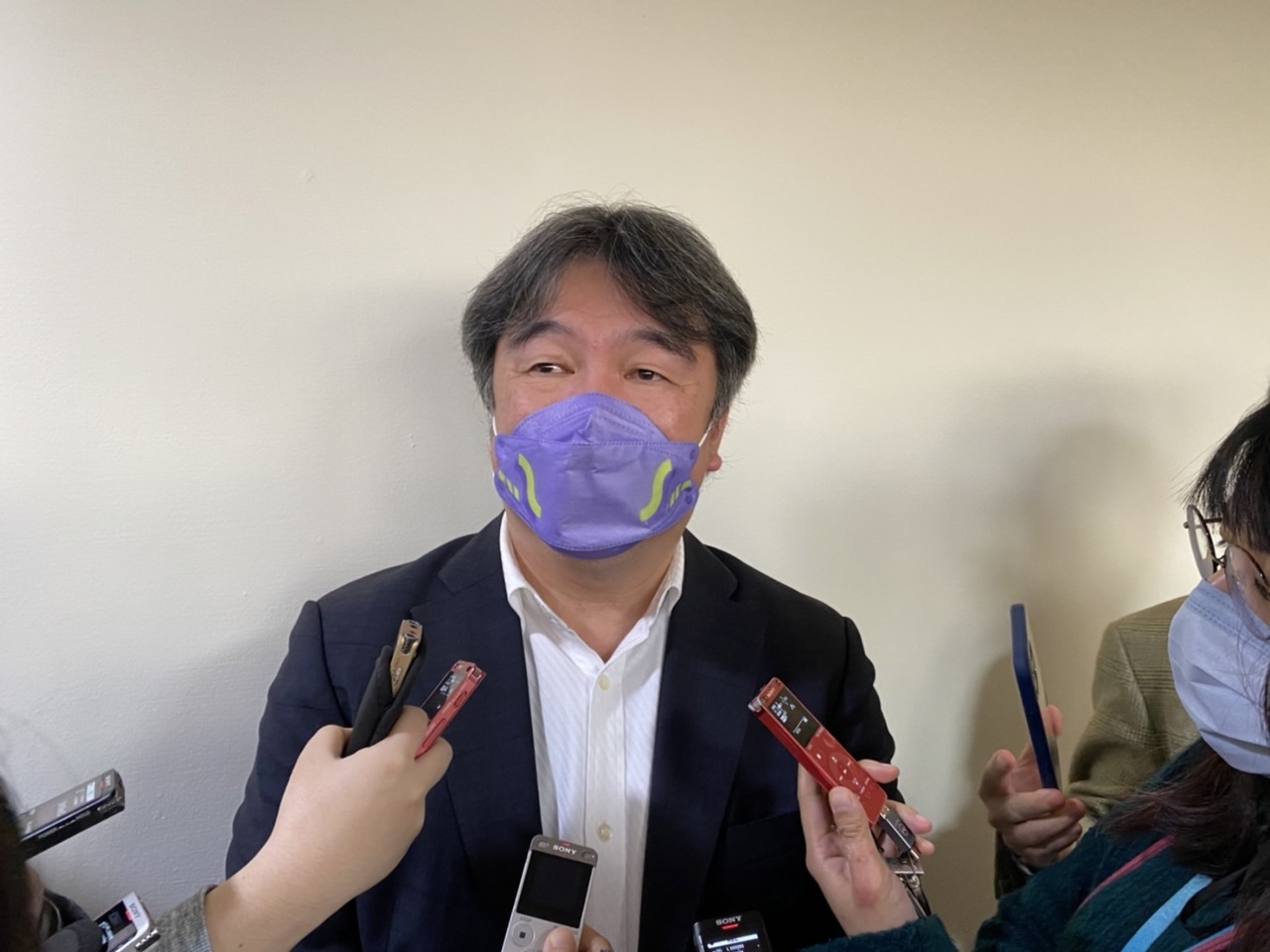 コロナの格下げ、対策本部＝中国に合わせる必要はない