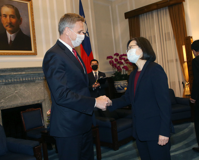 米インド太平洋軍のフィリップ・デービッドソン前司令官らが蔡英文・総統を表敬訪問