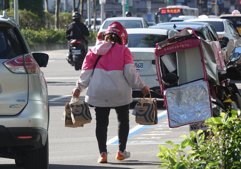消費習慣が変化　6割を超える飲食店が宅配に対応