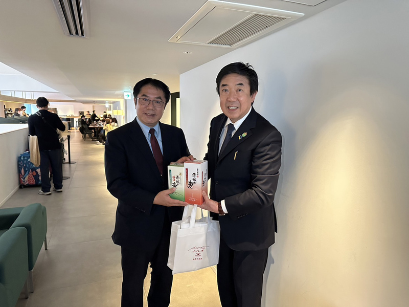 黄偉哲・台南市長、群馬県前橋市長を表敬訪問