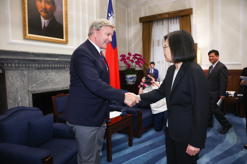 米超党派議員団が蔡・総統を表敬訪問、安全保障協力関係の深化に期待