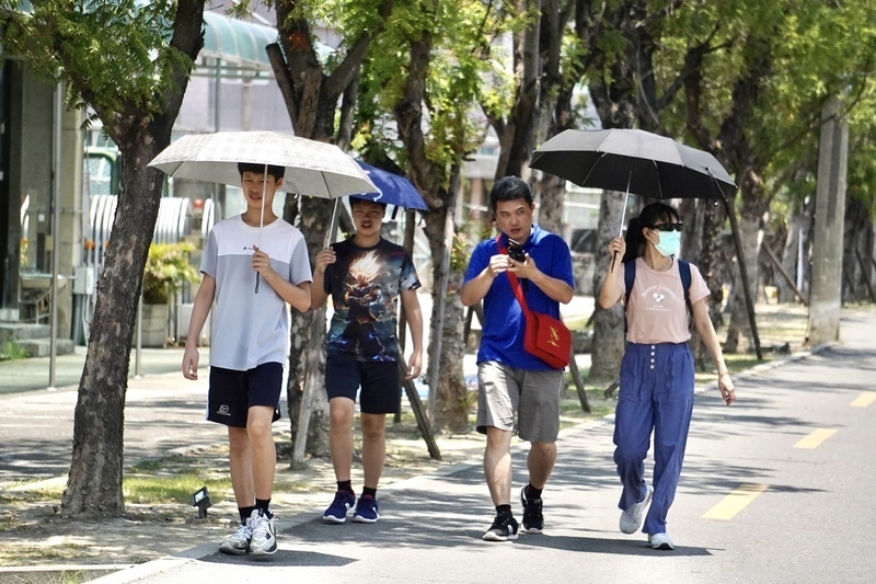7/12午前は36℃の高温、午後は局地的な大雨