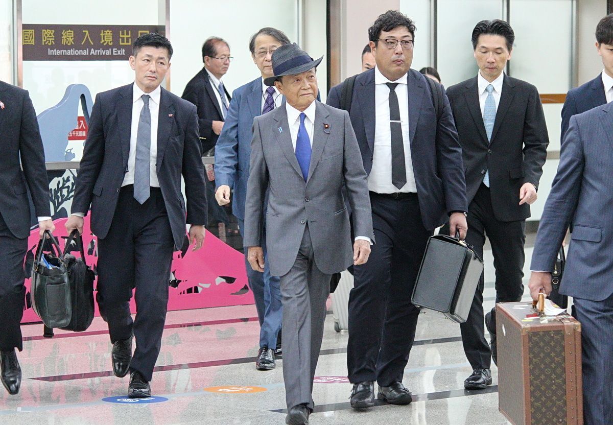 自民・麻生副総裁が12年ぶり台湾訪問、断交後最高位の日本要人
