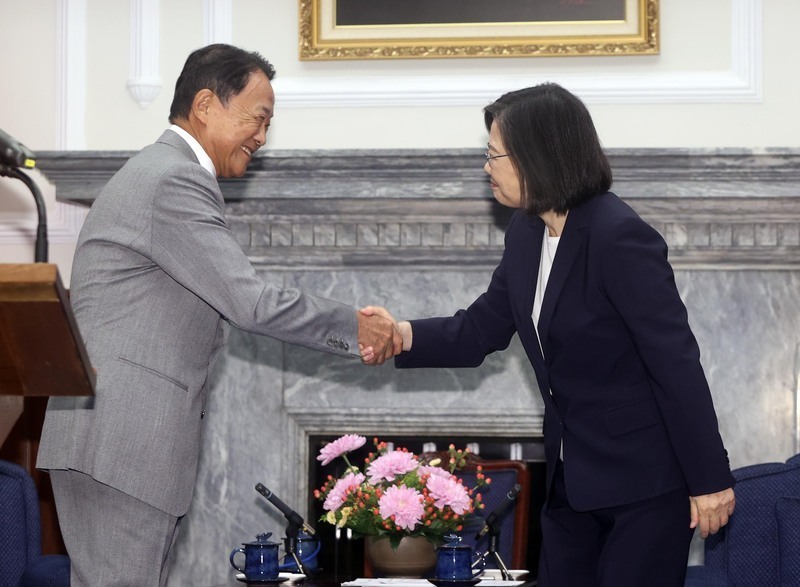 日本、現役の自衛官を台湾に派遣