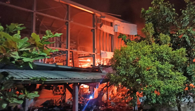 南部・屏東県の工場で大火事、消防士4人殉職　99人負傷　6人行方不明