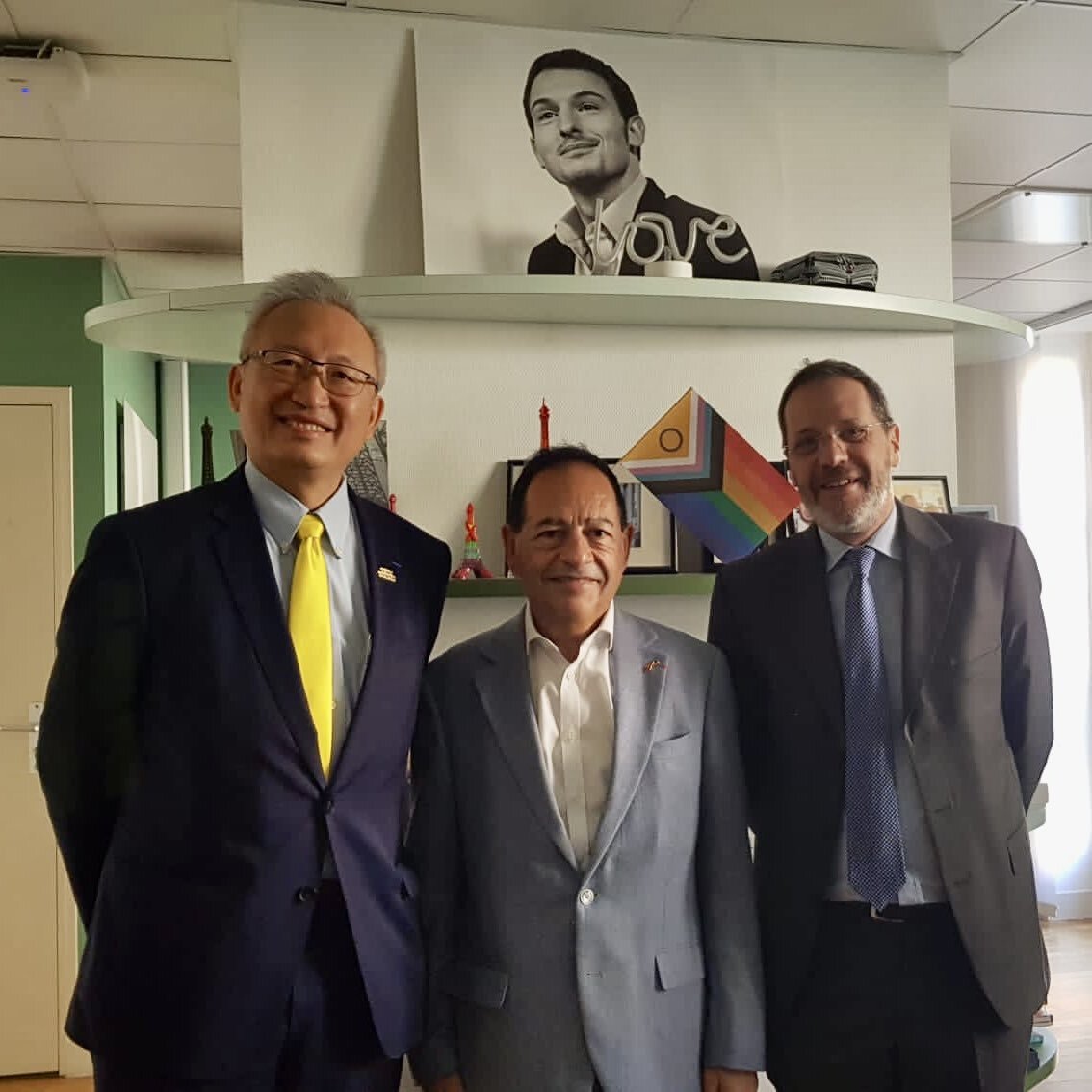 仏パリ副市長、台湾を訪問　LGBTプライド・パレードにも参加