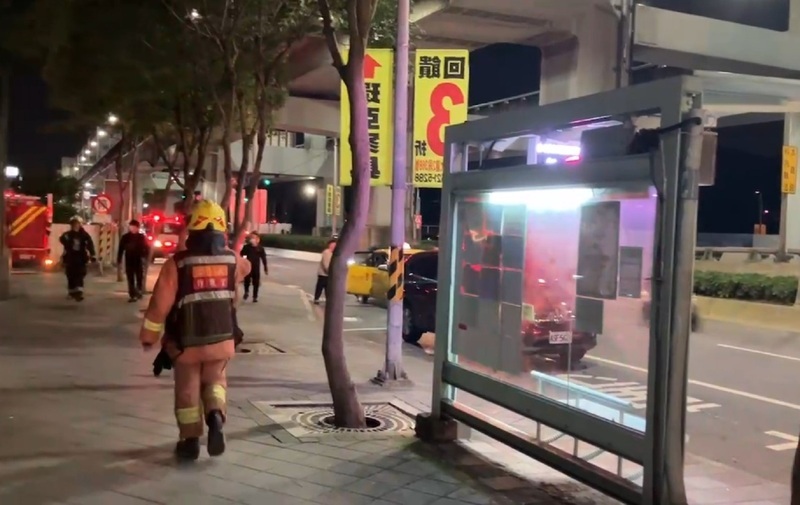 桃園メトロ空港線電気室で火災、乗客は線路上を歩いて避難