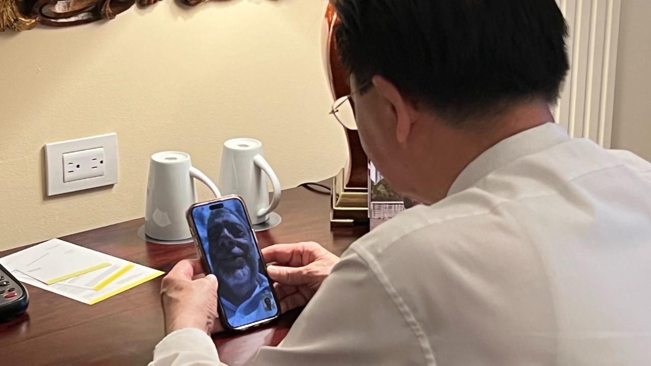 グアテマラを訪問中の台湾の外相、セントビンセント・グレナディーンの首相とテレビ会談