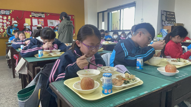 スダン染料問題広がる、14の県と市が学校給食でチリパウダーなどの使用を禁止