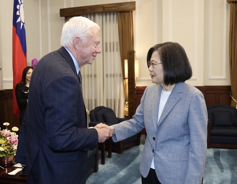 蔡・総統が米下院軍事委員会一行の表敬訪問を受ける　バーグマン氏：米台が協力し中国の侵略を阻止したい