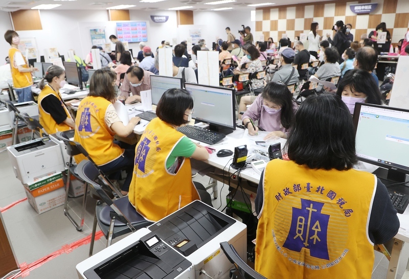 確定申告の受け付けが5/1から、235万世帯が免税措置に恵まれる