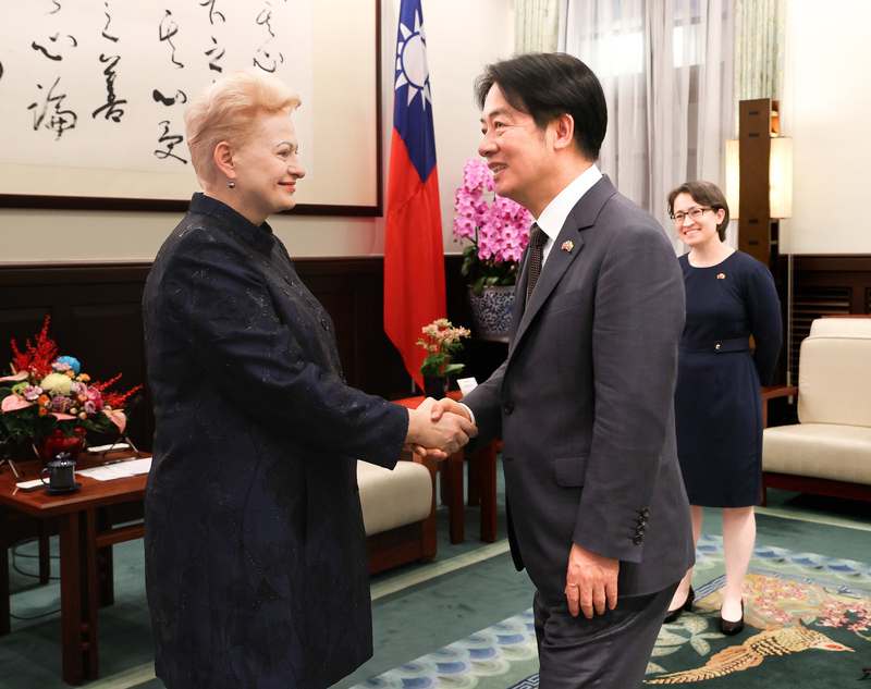 リトアニア元大統領が頼・総統を表敬訪問、協力強化と関係深化に期待