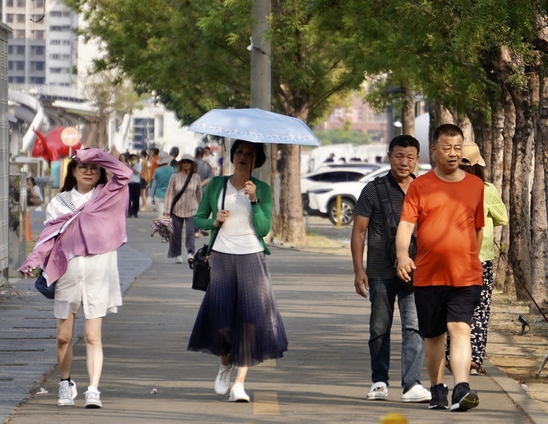 夏至の6/21は多くの場所で36度以上の高温に