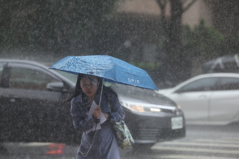 6/24は午後は雷雨に、雨は夜まで続く可能性も
