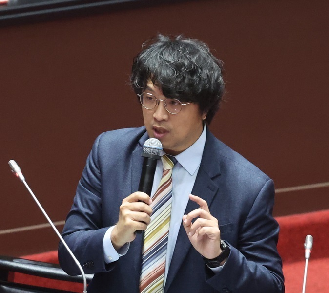 中国・香港・マカオへの渡航警戒レベル引き上げ、与野党委員で意見が分かれる