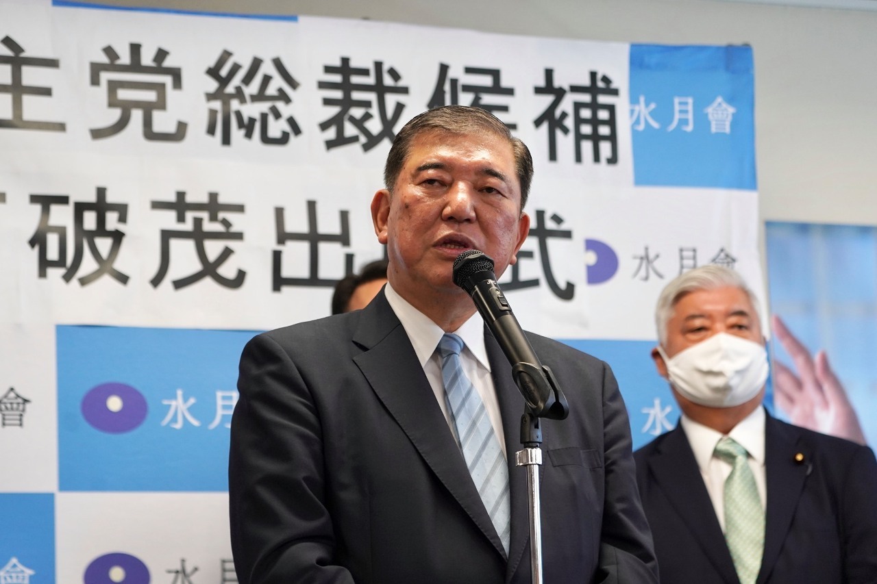 自民党の次期総裁に関する世論調査、石破茂氏がトップに