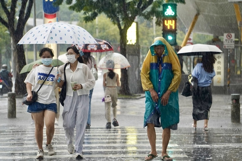 台風3号が接近、金門を除く台湾の県と市が7/24終日休業・休校となる