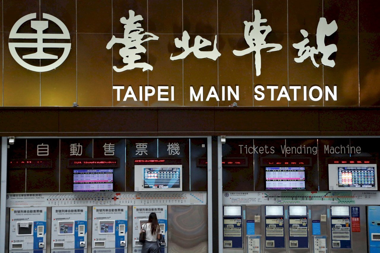 台風3号が接近、7/24午前台鉄の特急列車が全面運休　高鉄が通常通り運行