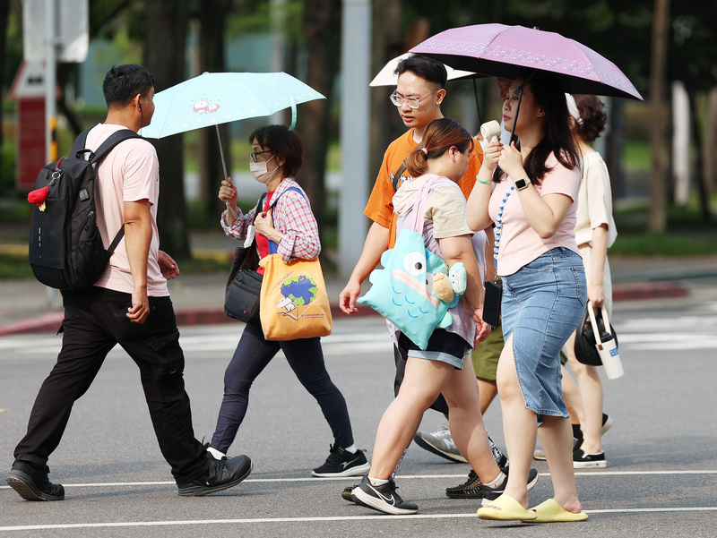 8/6は湿度が高くなり、午後は局地的な雷雨に注意
