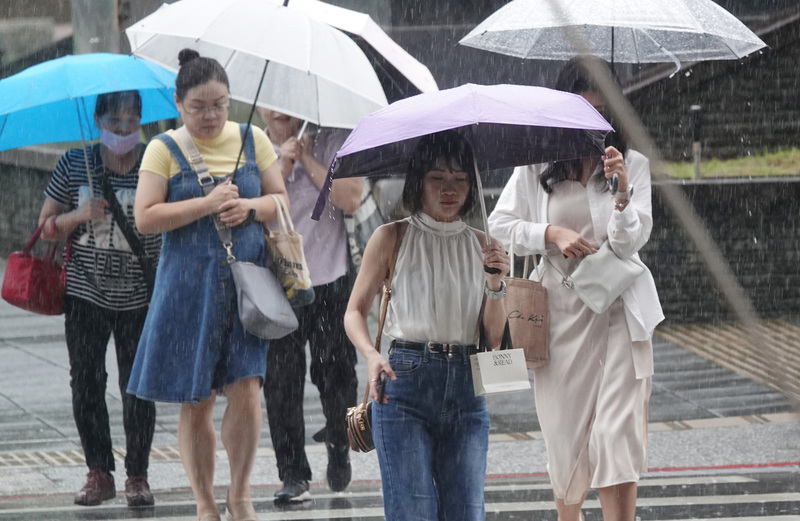 9/25は前線の影響で大雨に注意、気温は北部でやや低く