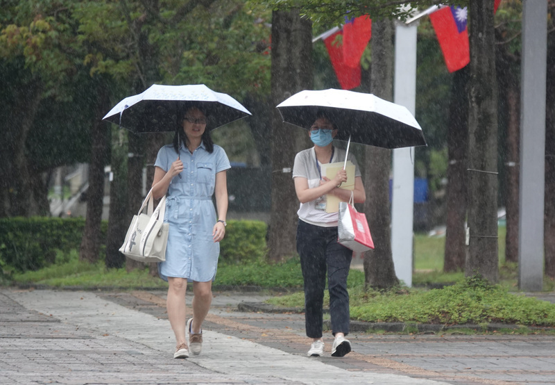 9/26雨が多くなり、日中最高気温は32℃の予想