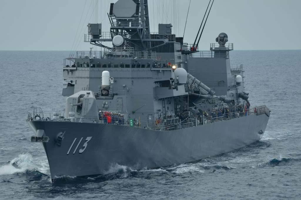 日本の海自護衛艦が初めて台湾海峡を通過、中国の威圧に対抗
