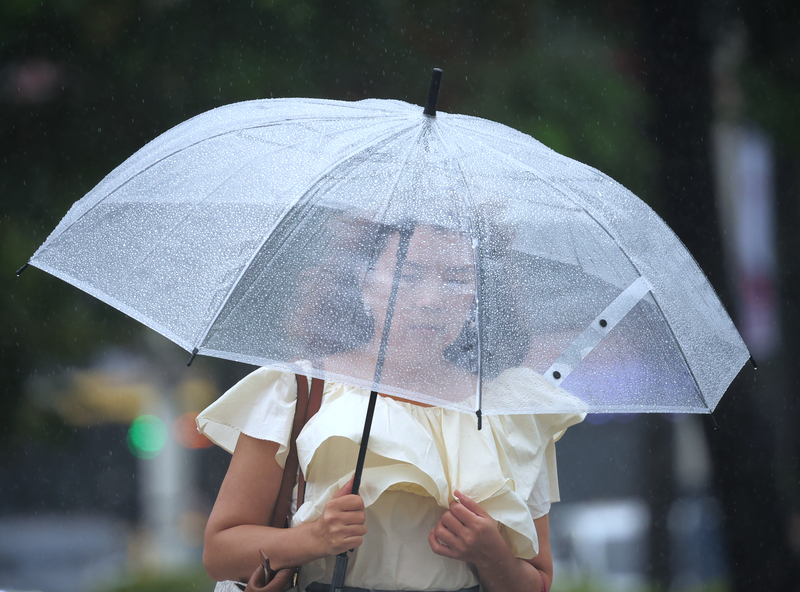 10/9雨は徐々に弱まる見込み、夜はやや涼しく