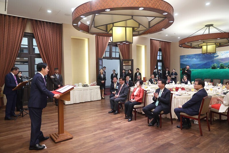 頼・総統、日本の国会議員祝賀団と昼食、石破首相の下での友好関係深化に期待
