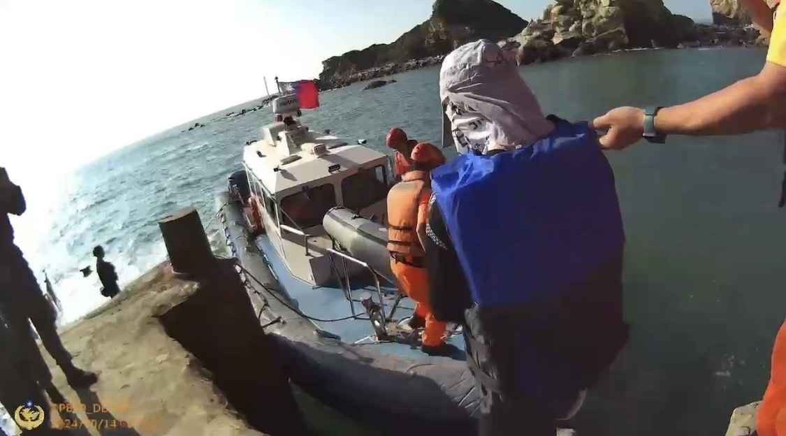 中国海警の台湾海域への侵入続く、海巡署が監視・退去要求、密入国者も摘発