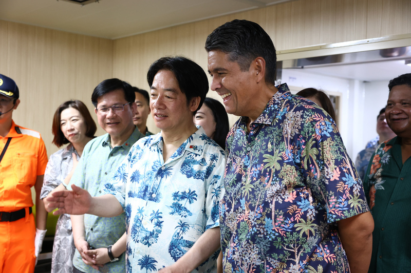 頼・総統とパラオ大統領が「雲林艦」に乗船し、海上合同救援訓練を視察