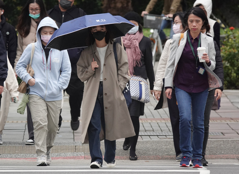 12/26季節風が強まり、風上で局地的な雨　北部が涼しくなる