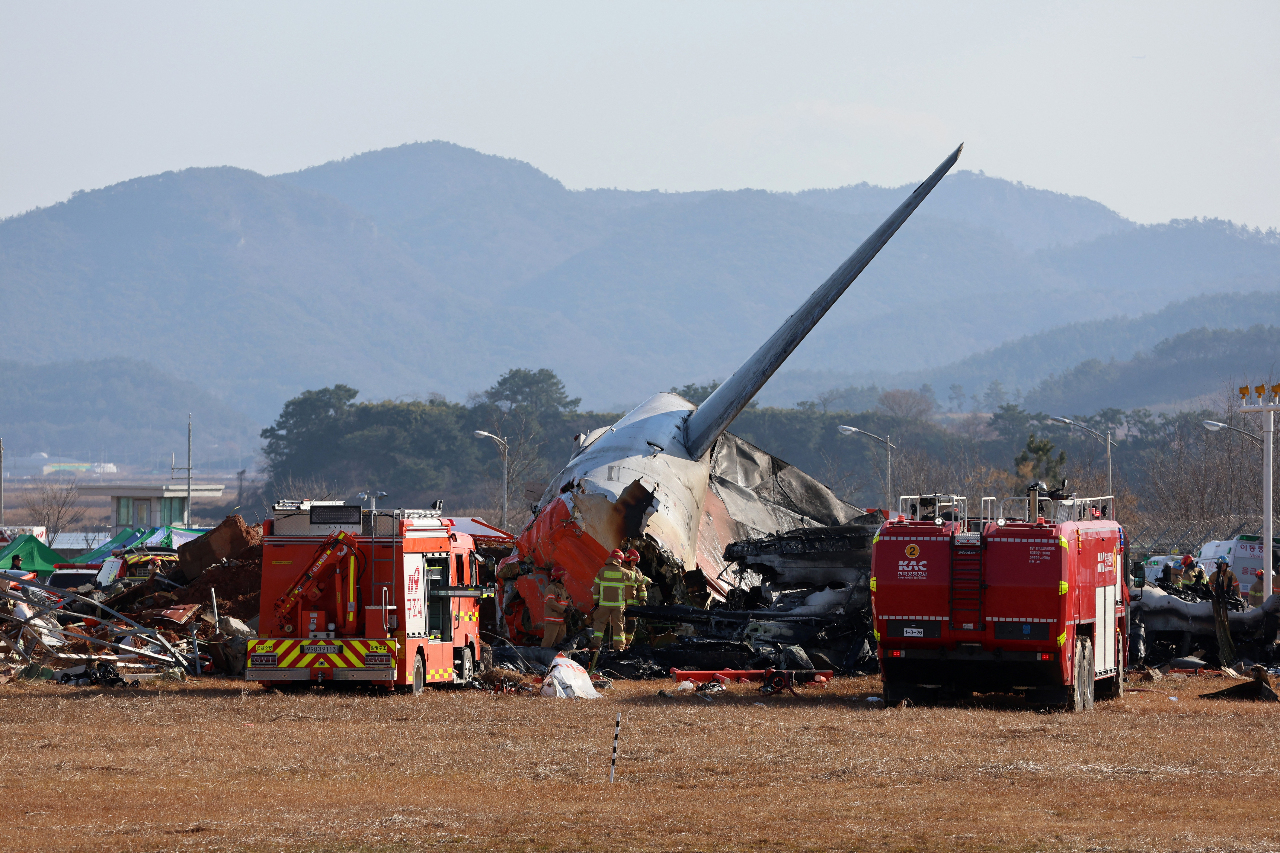 韓国・チェジュ航空の事故で179人死亡、韓国史上最悪の航空事故に