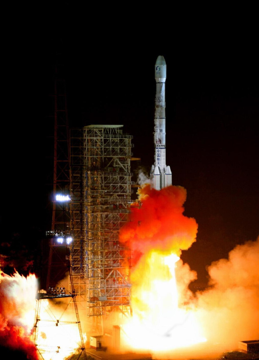 中国の運搬ロケットが大気圏外で台湾中部通過、国防部「影響なし」