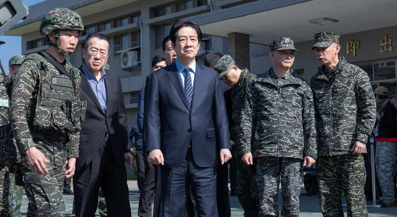 頼・総統　国軍志願兵の給与アップを宣言　第一線の兵士の手当は最高12000元に
