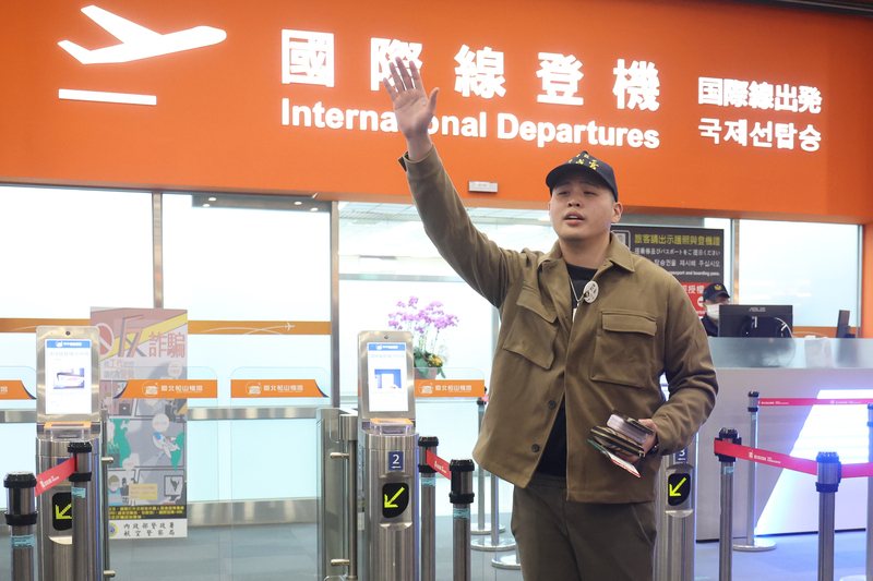 中国人配偶者の1人が海外退去　武力統一発言で問題に