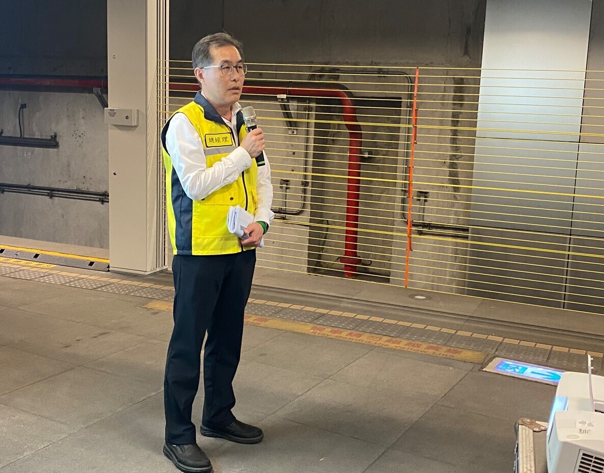 台湾鉄道の新型昇降式ホーム柵初お披露目、来年3月から正式に運用
