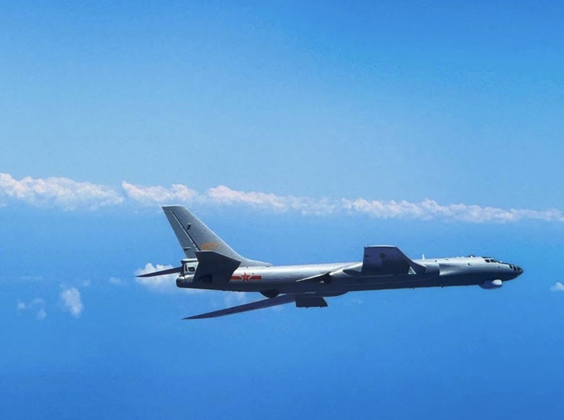 中国軍機のべ20機が台湾海峡中間線を越え侵入、国防部が厳しく監視・対応