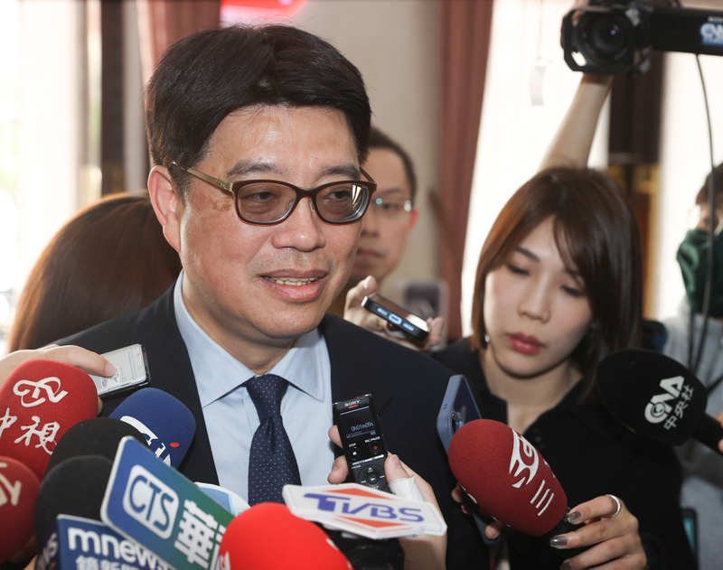 中国身分証初回調査　陸委会：2人「身分証」、75人が「居住証」取得