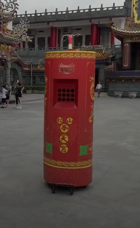 電子炮車（電子爆竹ロボット）